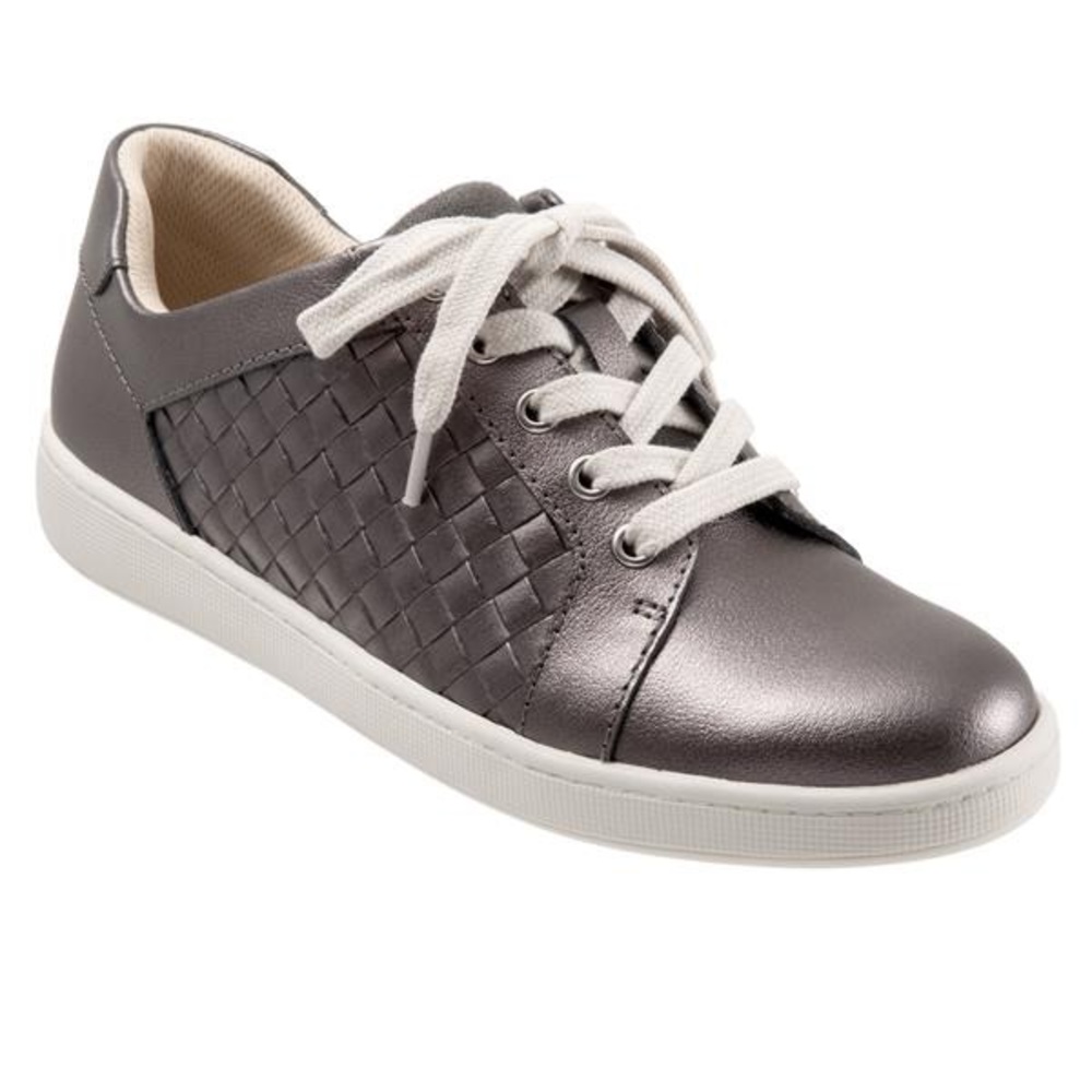 Trotters Adore Sneaker Pewter Matte Leather quilt detail Size 8N Narrow